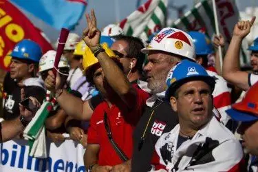 Gli operai dell'Alcoa