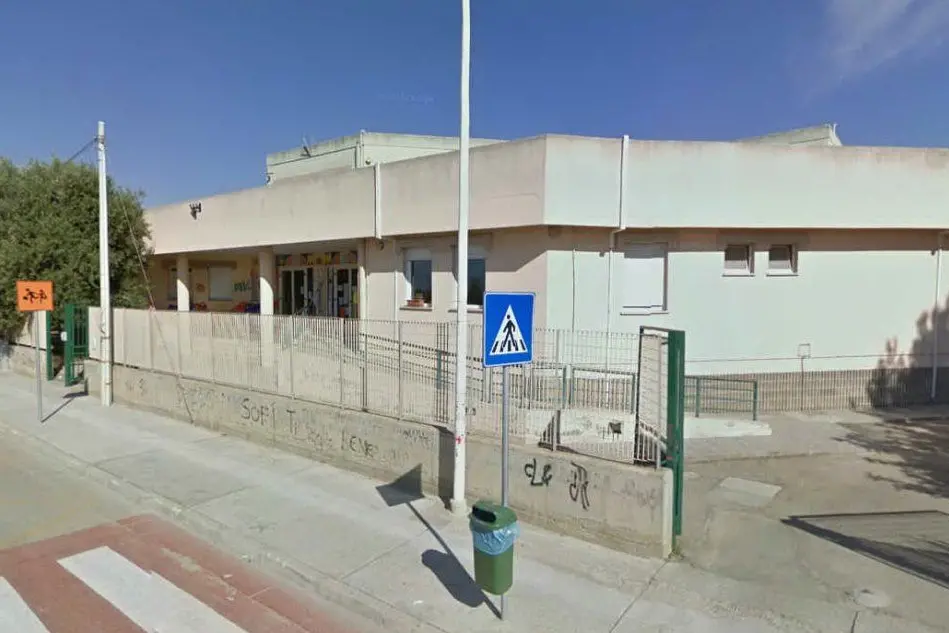 La scuola di via delle Begonie (foto Google Maps)