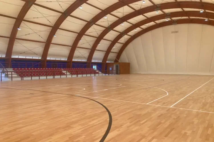 La nuova tensostruttura sportiva a Porto Torres (foto Pala)