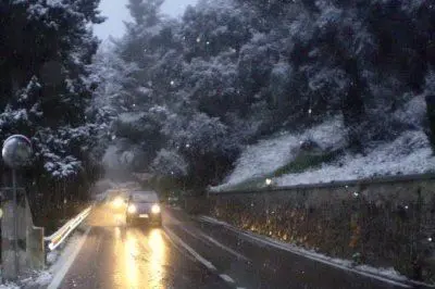 La neve cade in Sardegna