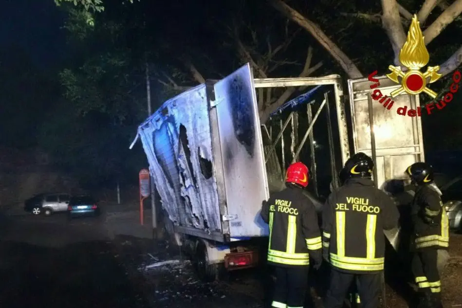 Quel che resta dell'autocarro