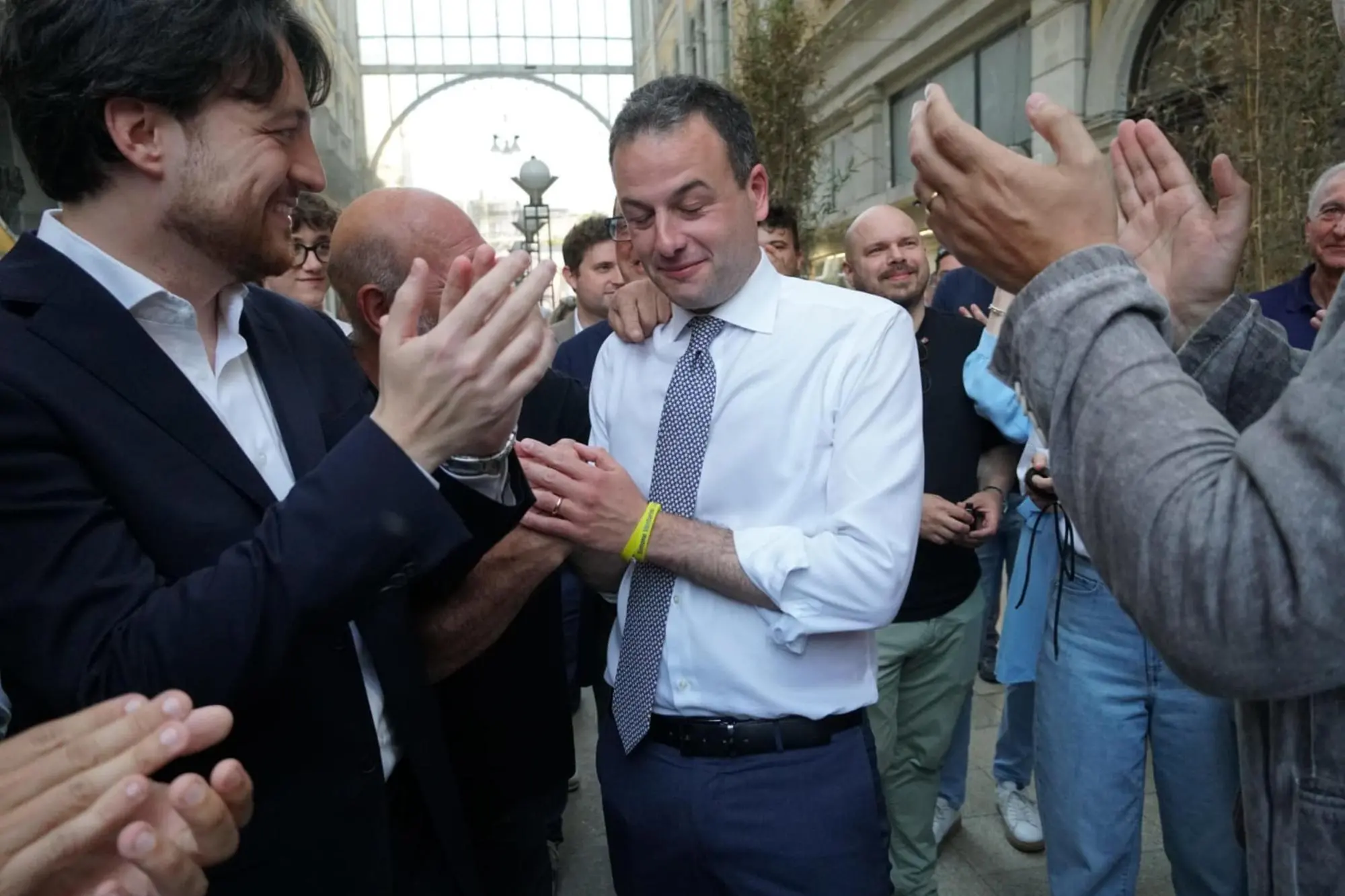 Simone Venturini vince al primo turno e viene eletto sindaco di Venezia (foto Ansa)