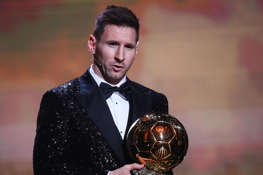 Lionel Messi alla premiazione (Ansa)