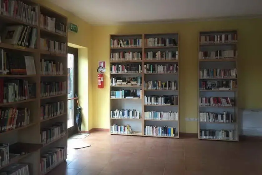 La biblioteca di Suelli (foto Severino Sirigu)