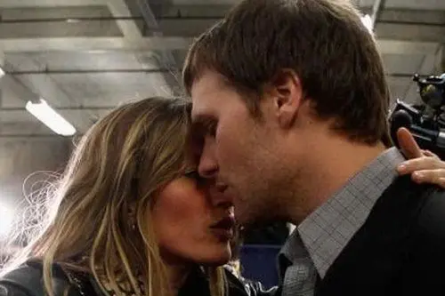 Gisele consola Tom Brady dopo la sconfitta