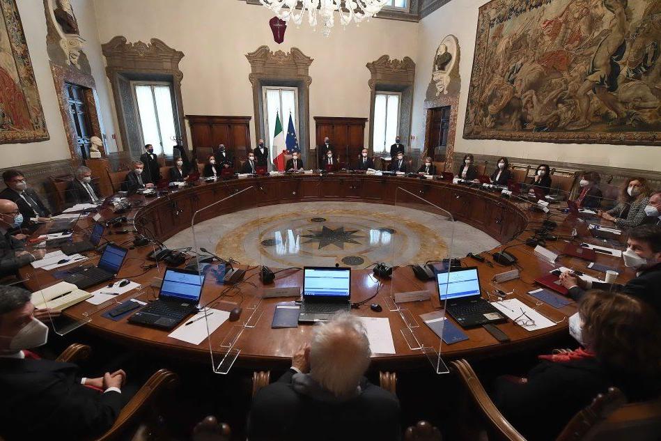 Il Consiglio dei ministri (L'Unione Sarda)