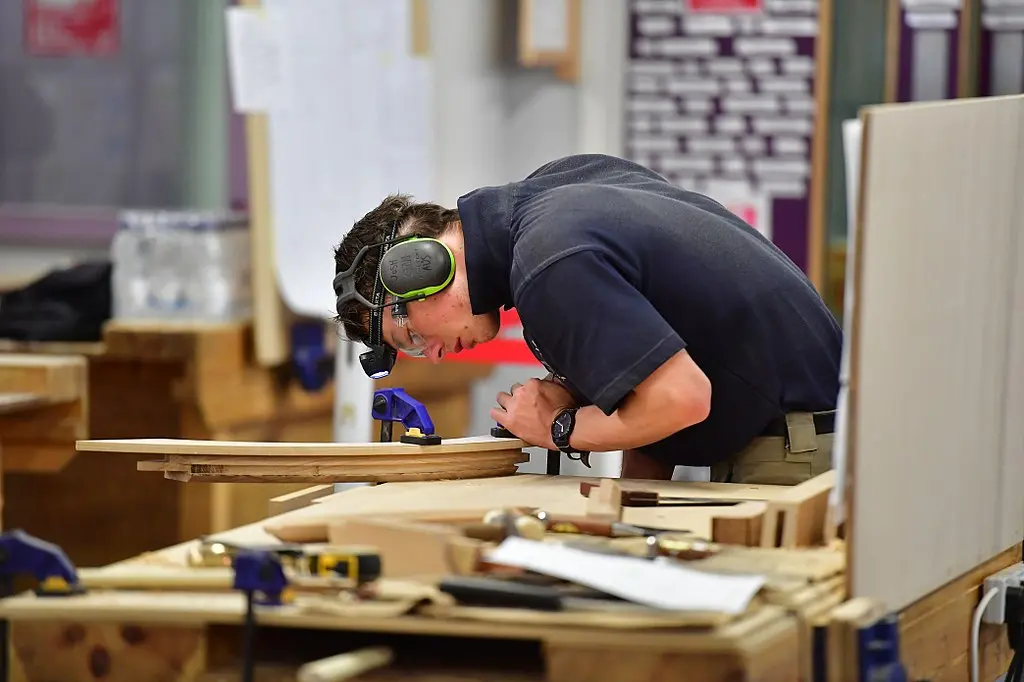 Un artigiano al lavoro