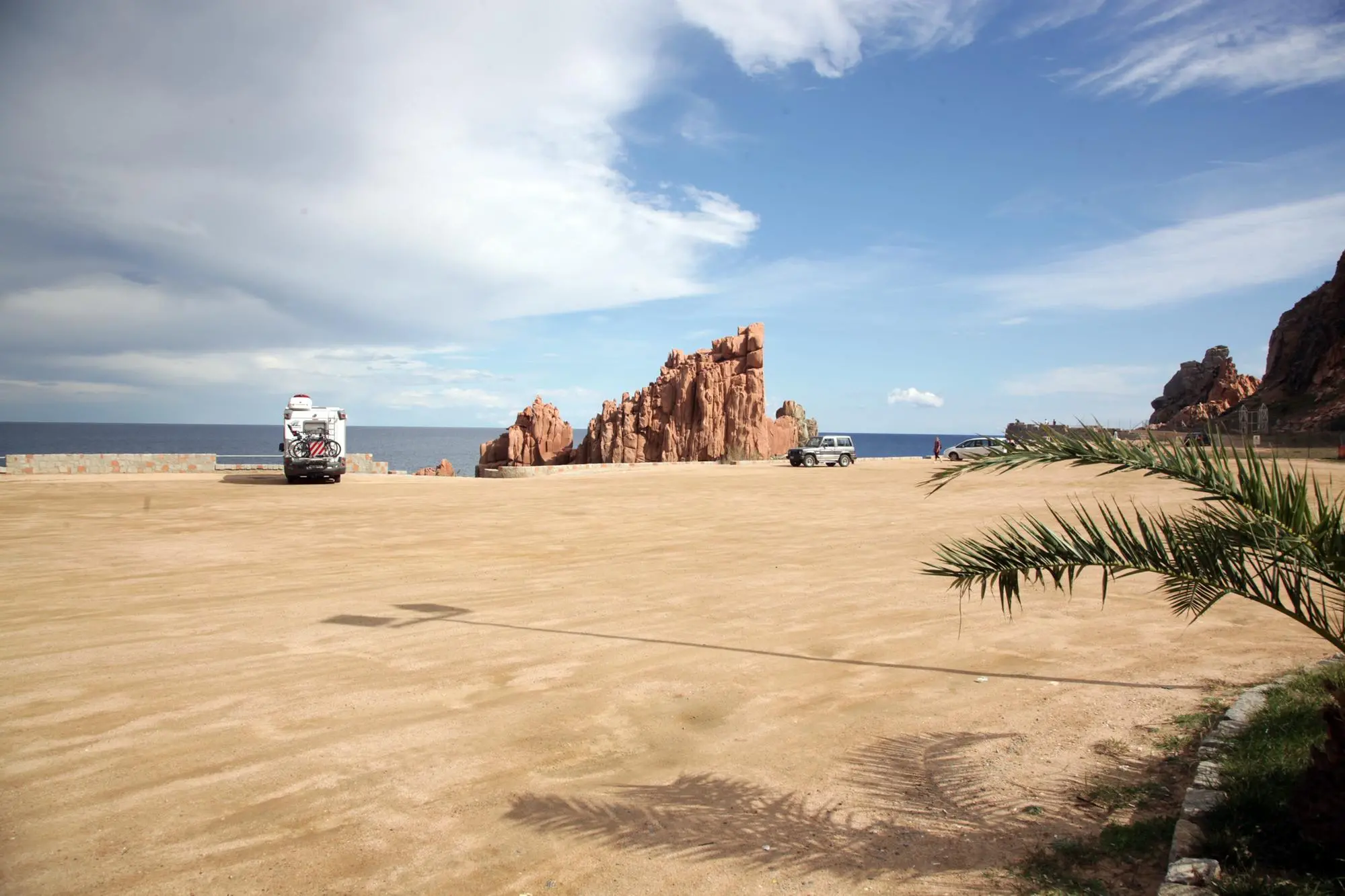 Il piazzale degli Scogli Rossi di Arbatax