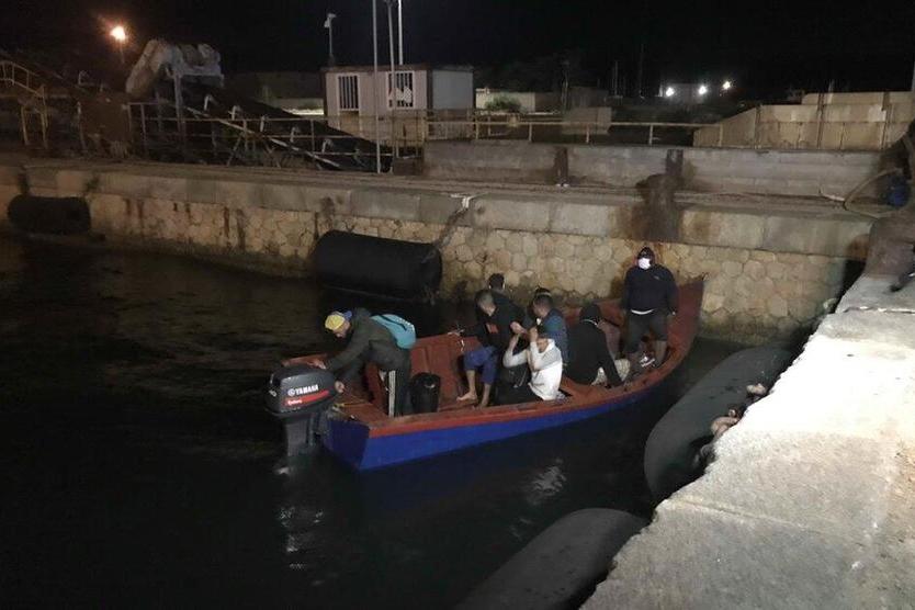 Riprendono gli sbarchi, nella notte arrivati altri 14 algerini a Pula