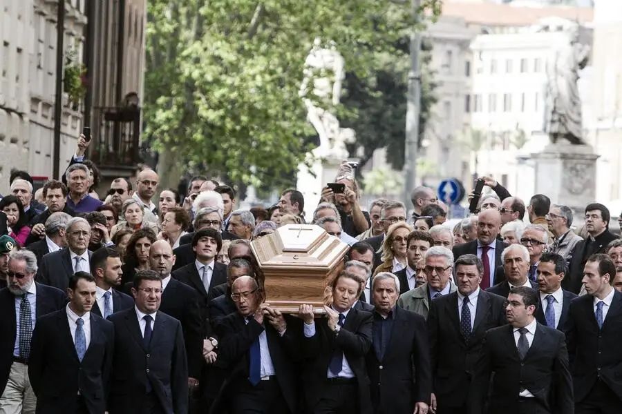 I funerali del 7 volte presidente del Consiglio (tutte le foto sono Ansa)