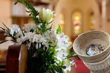 Le offerte in chiesa: si può arrivare fino a 500 euro per un matrimonio