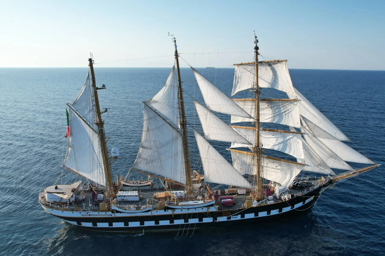 Das Schiff Palinuro (Foto Verteidigung)