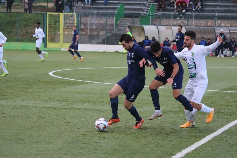 Giuseppe Meloni con la maglia del Carbonia (L'Unione Sarda - Serreli)