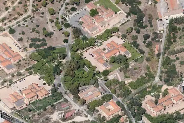 I padiglioni della cittadella della salute a Cagliari (foto da Google Maps)