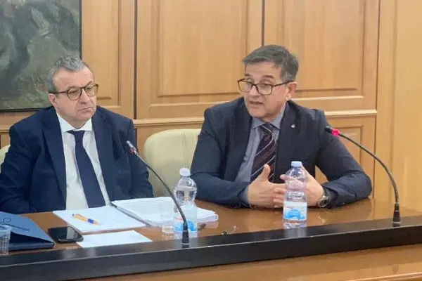 Pier Luigi Ledda (Cisl) e l'assessore Emanuele Cani (foto Pala)