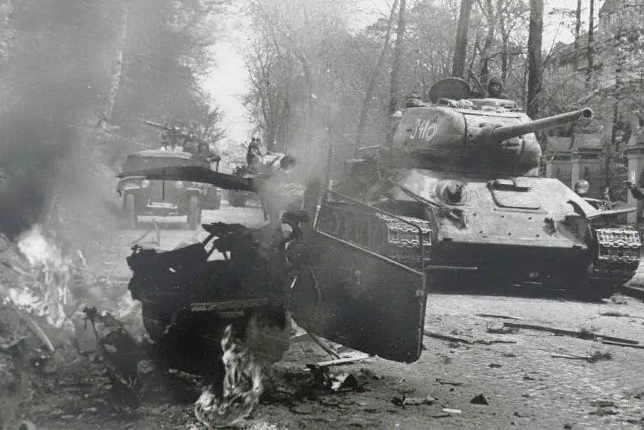 #AccaddeOggi: 20 aprile 1945, le truppe sovietiche entrano a Berlino