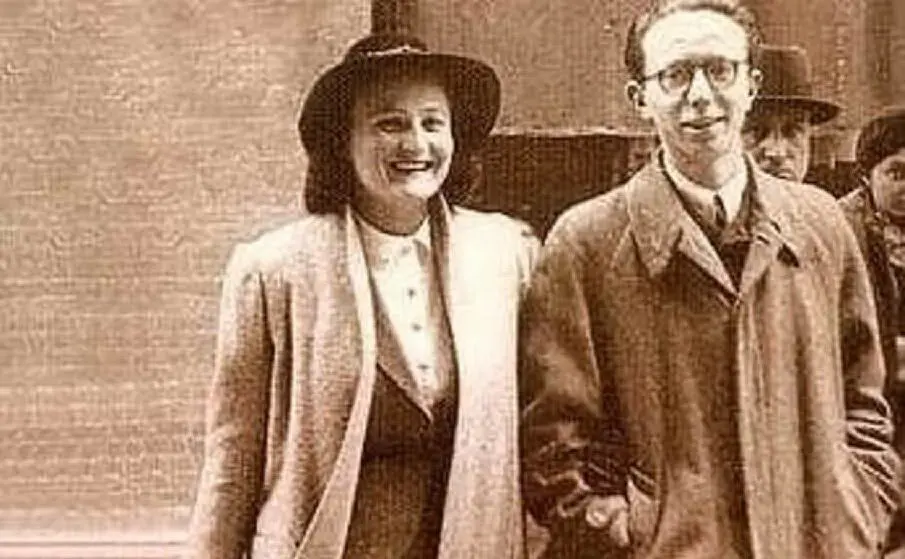 Con la moglie Lucia Ghetti negli anni Quaranta (foto WIkipedia)