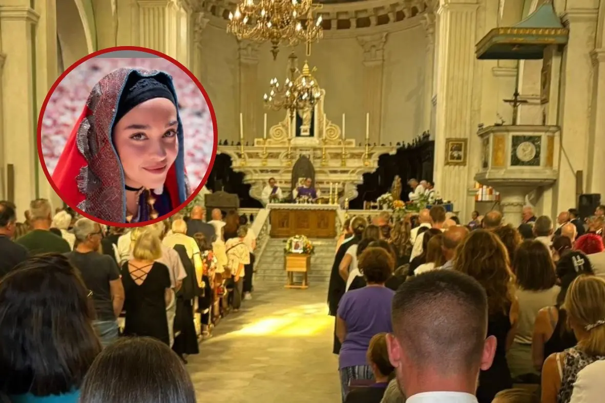 I funerali di Gaia Costa (nel tondo) alla cattedrale di Tempio (foto Busia)