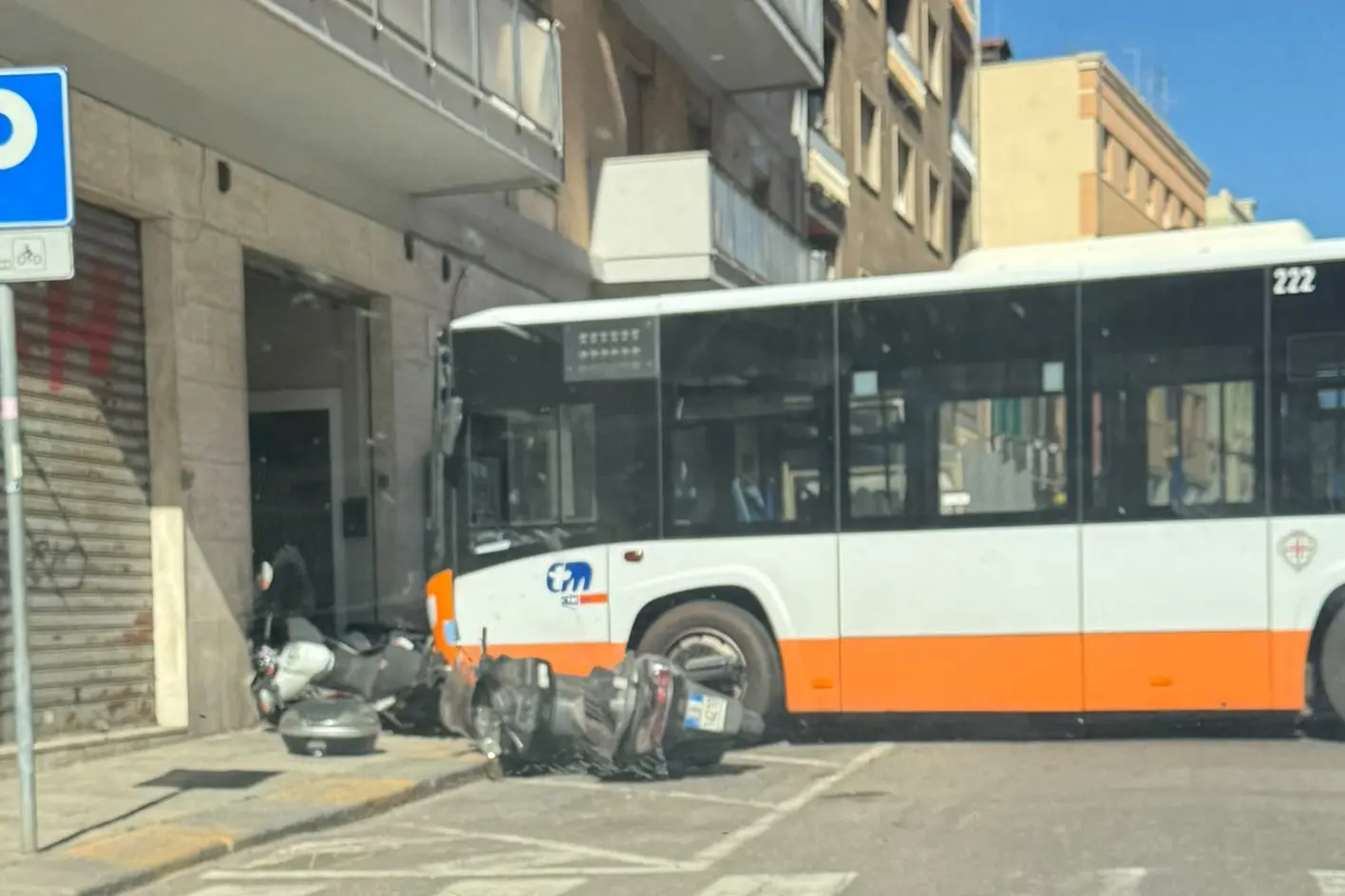 Il bus coinvolto nell'incidente