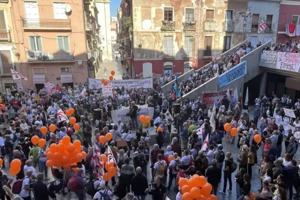 Una manifestazione a favore della Pratobello (Ansa)