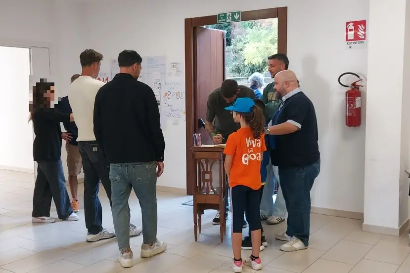 La visita della squadra (foto Torres)