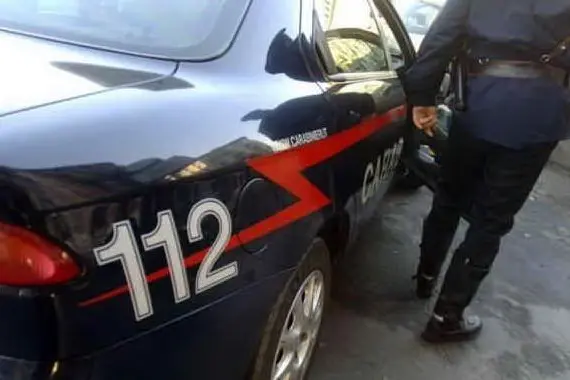 Un'auto dei carabinieri