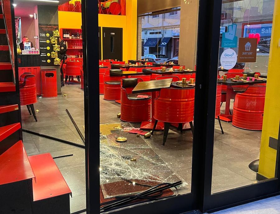 Spaccata in centro: «Danni per 10mila euro»