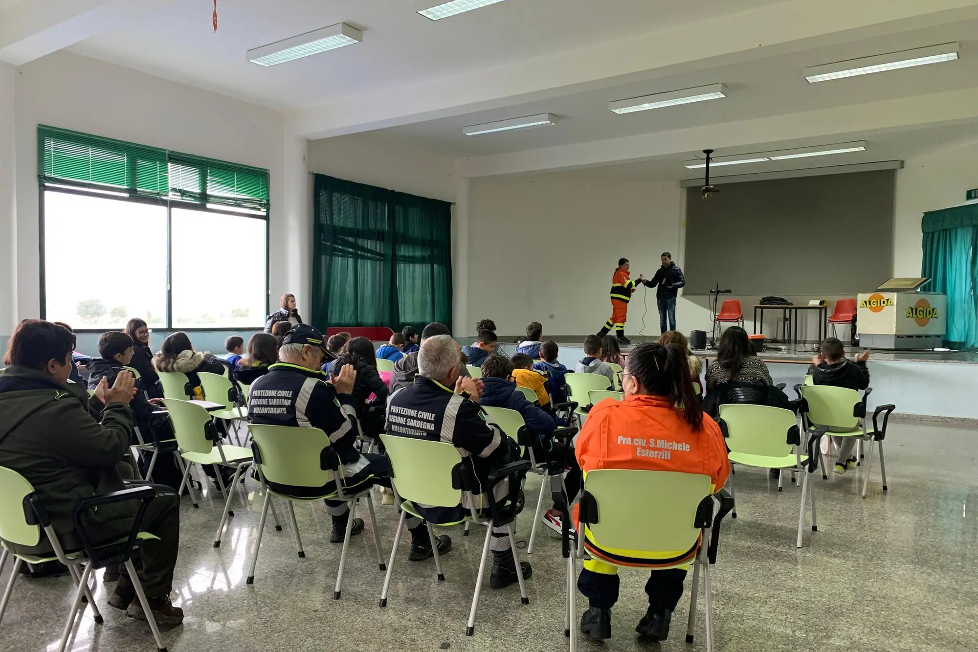 Esterzili celebra la festa dell’albero (foto Melis)