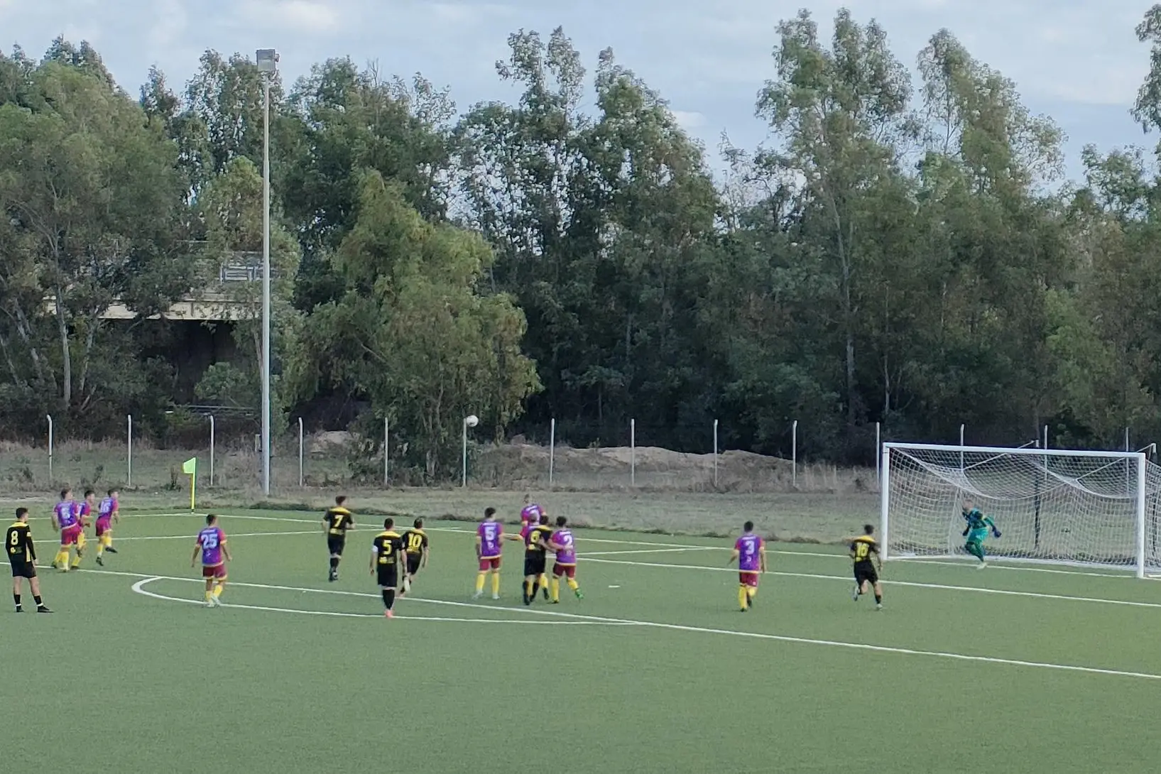 L'immagine di una partita del Santa Giusta (foto di Giacomo Pala)