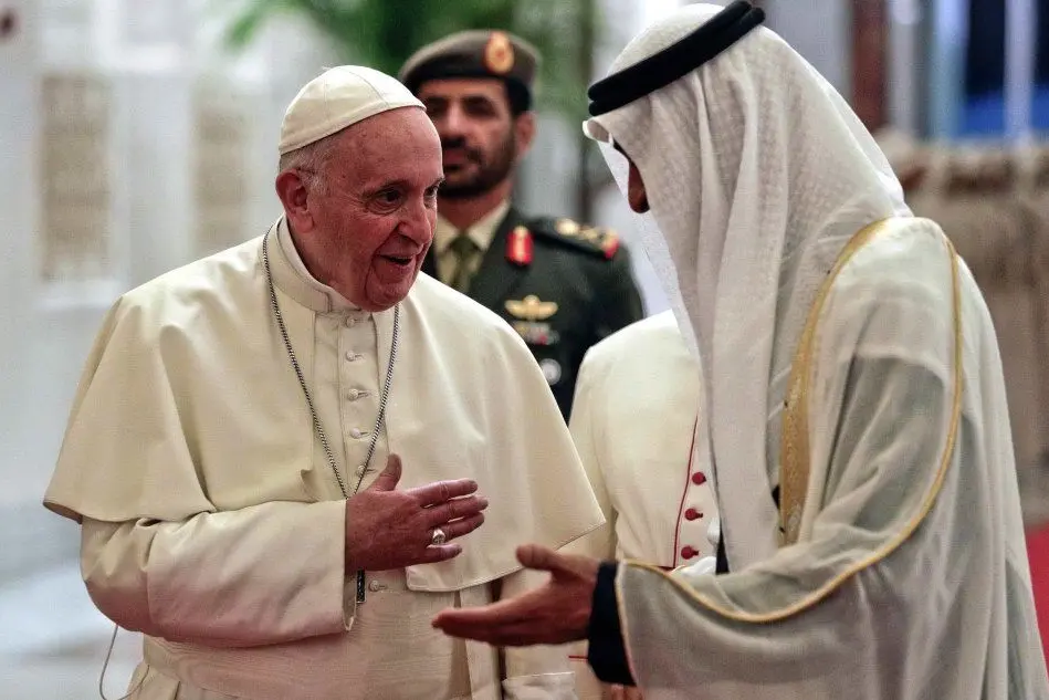 Papa Francesco è a Abu Dhabi, capitale degli Emirati Arabi