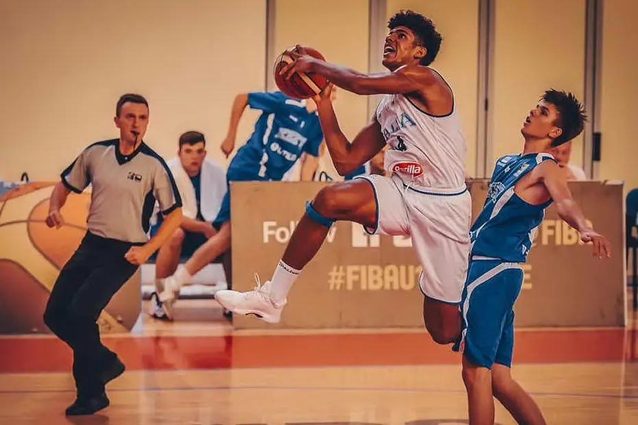 Grant in maglia azzurra