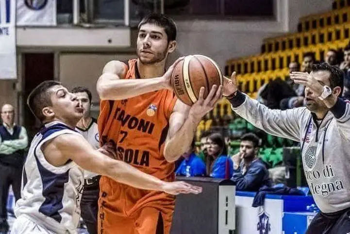 L'ultimo derby S.Orsola-Torres (foto Antonello Franzil)
