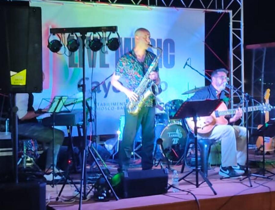 A Maddalena spiaggia riparte la musica, venerdì al Cayo Loco