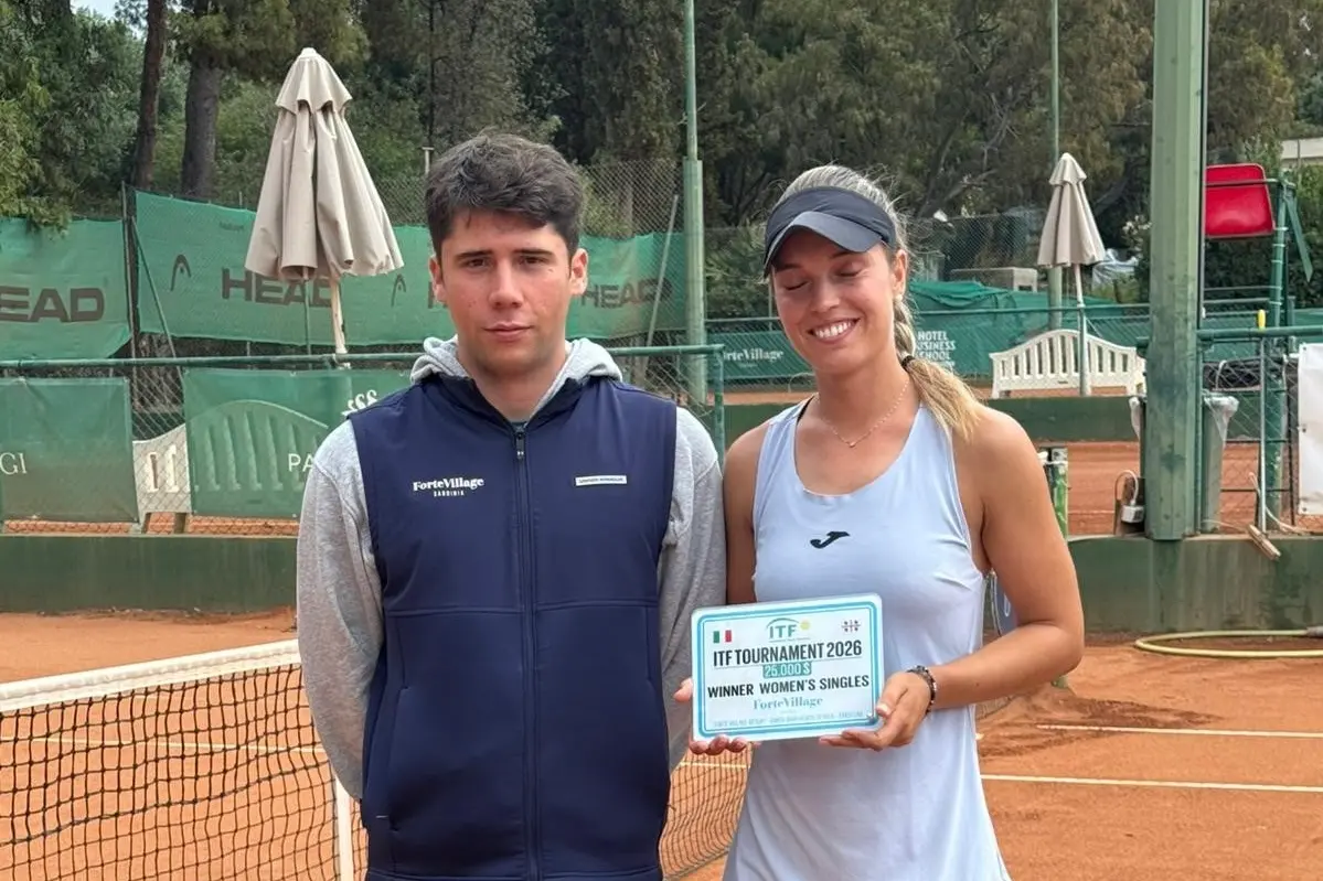 La premiazione di Verena Meliss, vincitrice del sesto torneo del Forte Village (foto concessa)