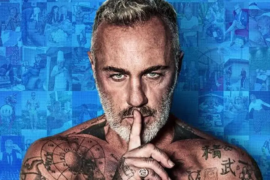 Gianluca Vacchi, the photo of the poster of &quot;Mucho Màs&quot;