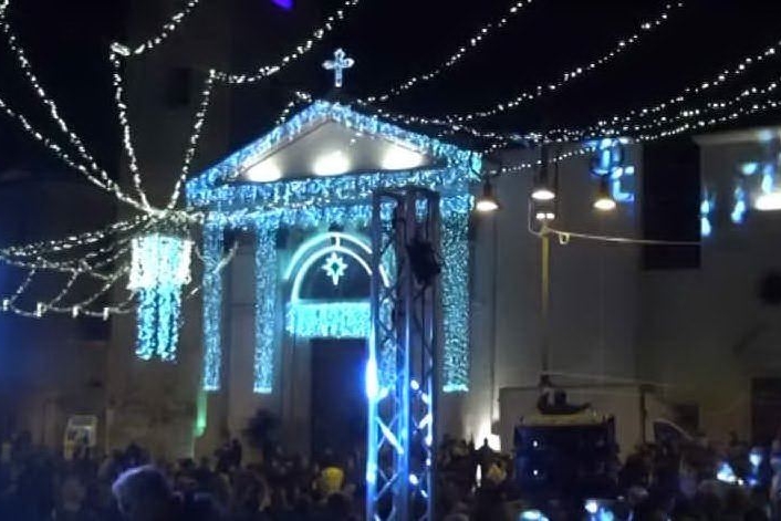 Cagliari, il centro è un grande palco, fra musica e fuochi d'artificio