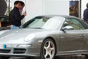 Piersilvio Berlusconi a un salone d'auto