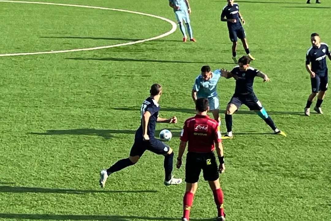 Un'immagine del derby tra Budoni e Olbia (foto Ilenia Giagnoni)