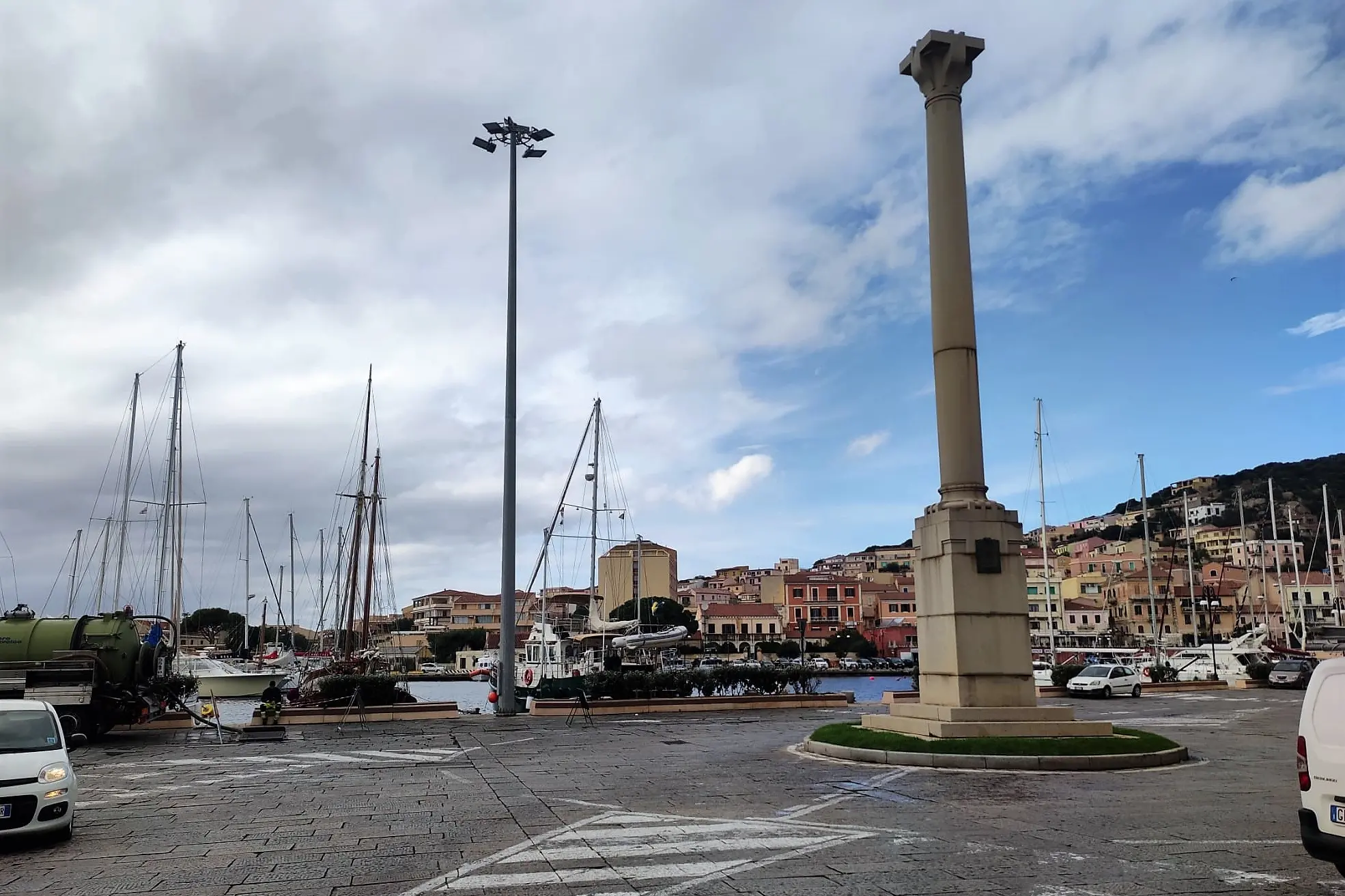 La Maddalena, il porto (foto Ronchi)