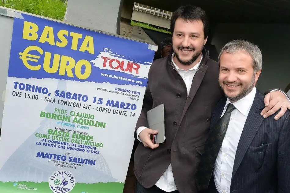 Il "Basta euro tour" del 2014, Salvini e Borghi (Ansa)