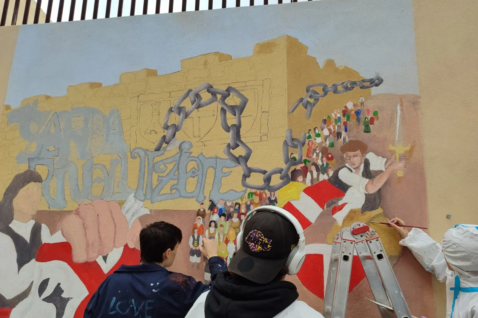 Il murale realizzato dalla V B del Liceo Artistico (foto ufficio stampa)