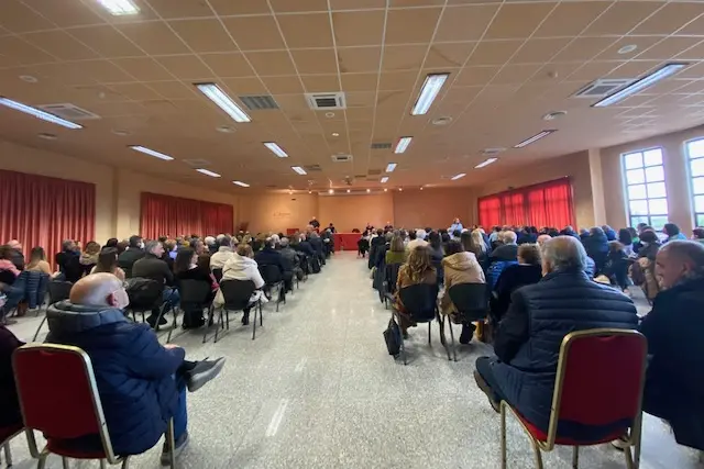 L'assemblea dei medici (foto Pinna)