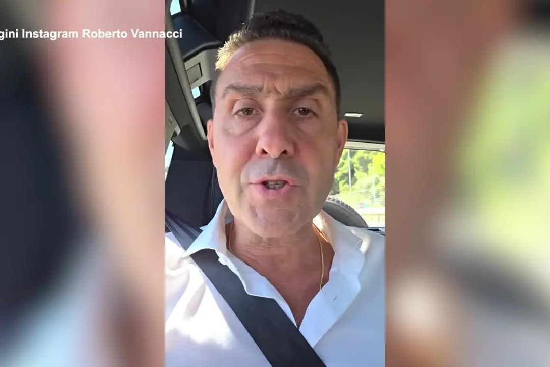 Vannacci sfida Meloni e attacca: “Tiri fuori gli attributi”