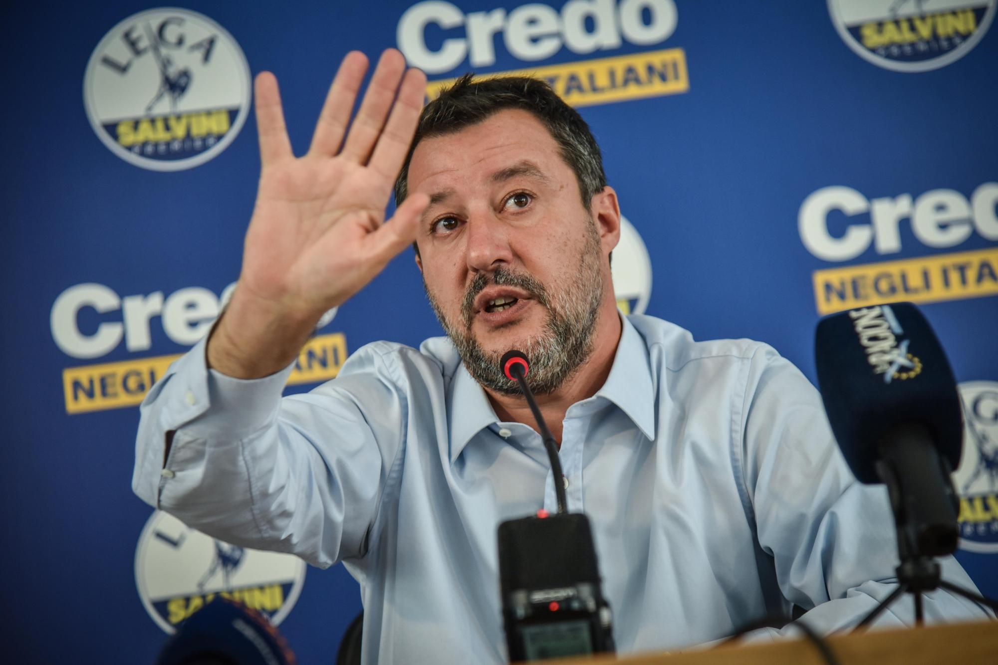Flop Lega, Salvini sotto accusa. Maroni: “Serve un nuovo leader”