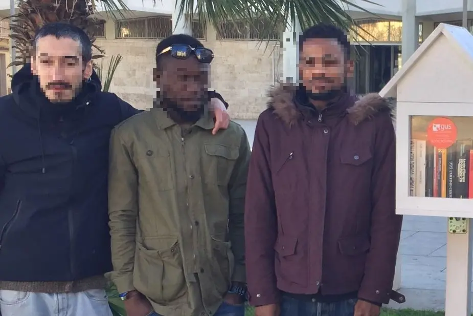 Migranti a Porto Torres (L'Unione Sarda - Pala)