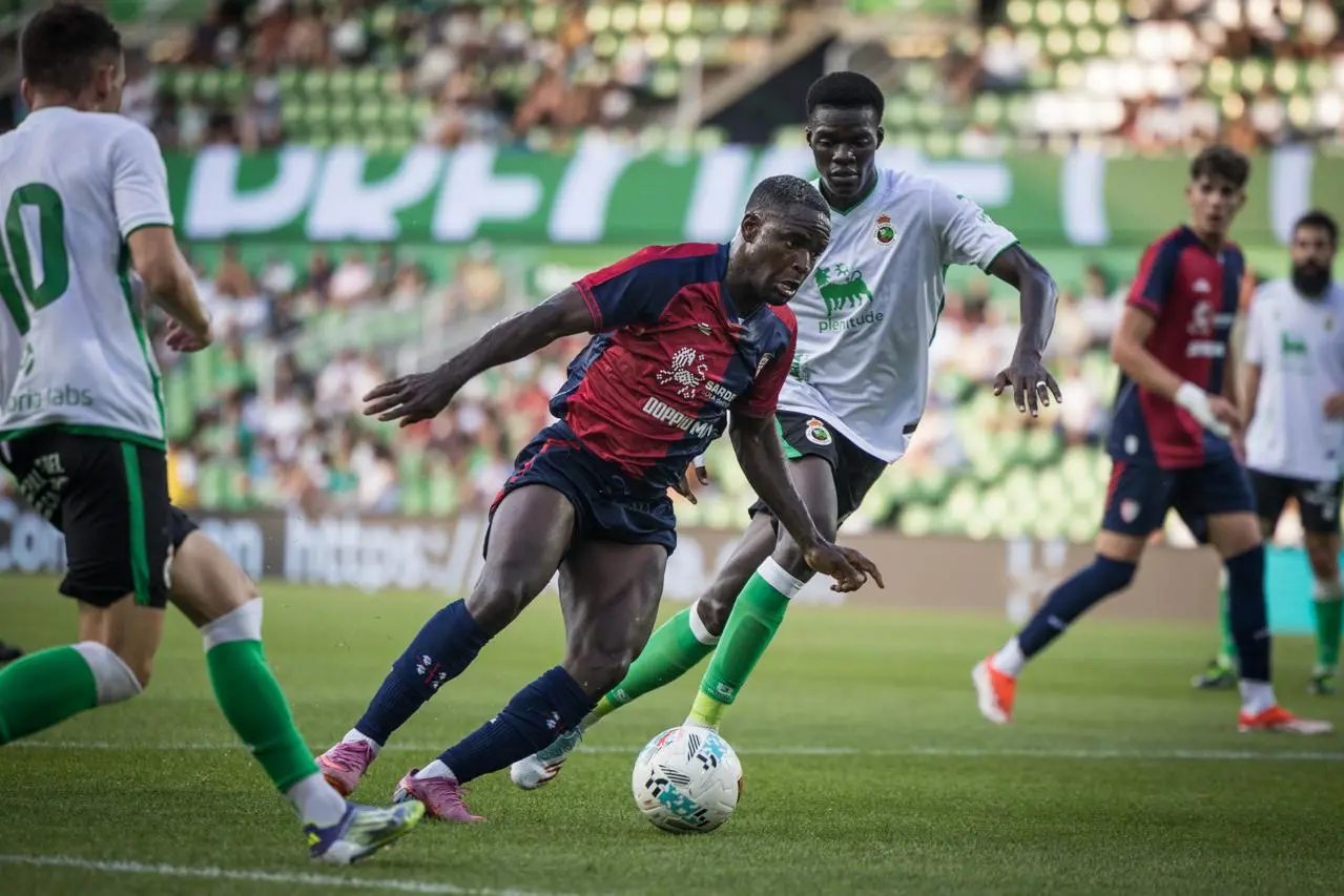 Zito Luvumbo in Racing-Cagliari (foto Valerio Spano)