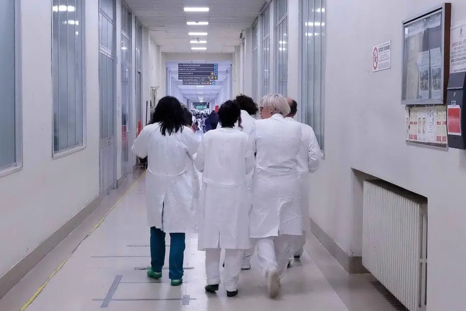 Una corsia d'ospedale (Archivio L'Unione Sarda)