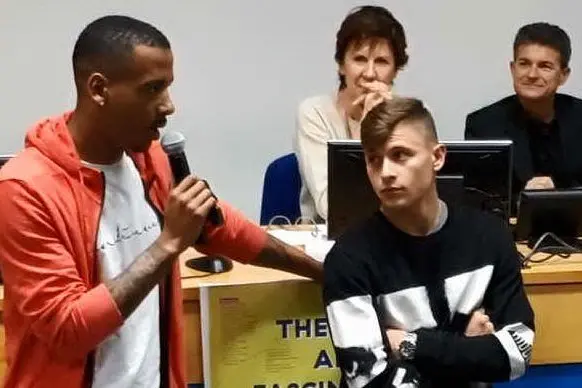 Senna Miangue e Nicolò Barella