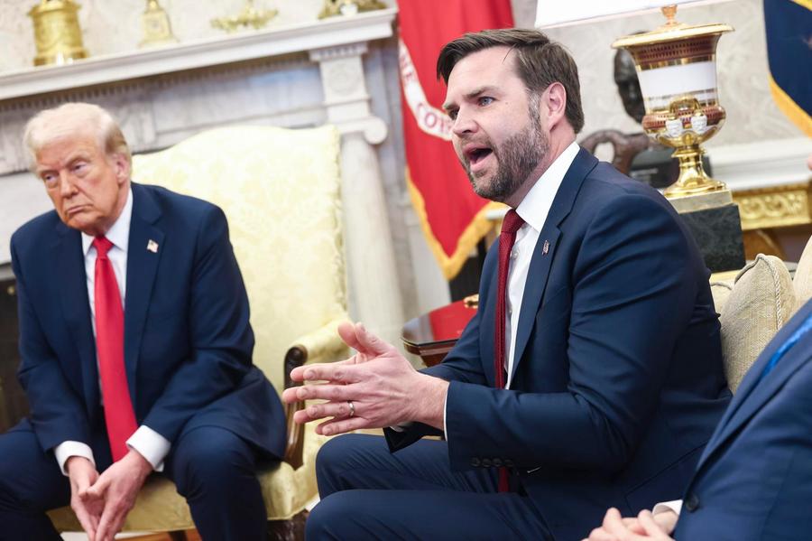 Usa-Iran, saltano i colloqui. Trump estende la tregua, Teheran accusa: «Uno stratagemma»