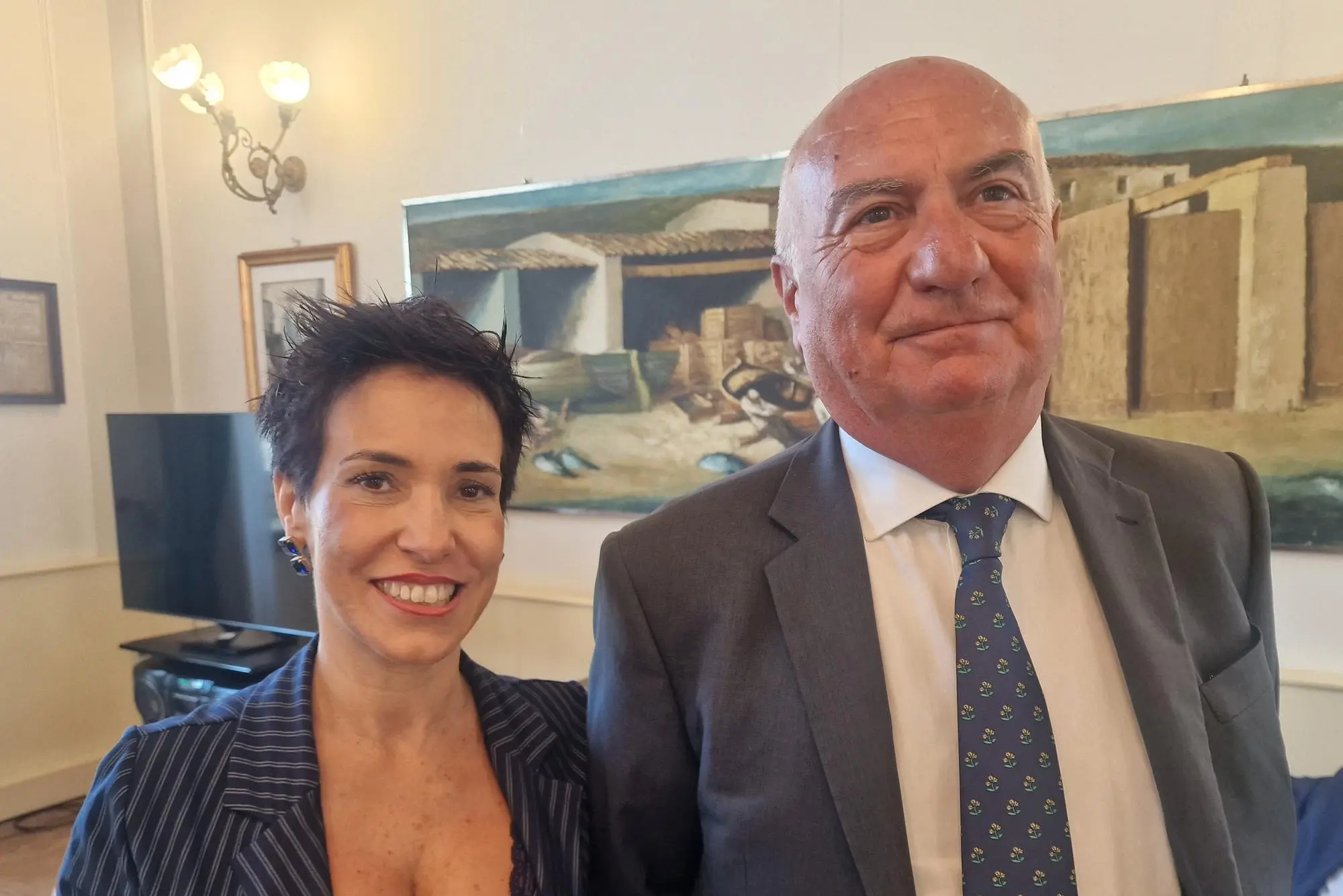 L'assessora regionale al Lavoro Desirè Manca e amministratore straordinario Gavino Arru